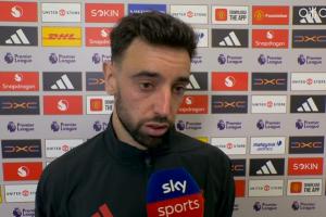 不满判罚！B费：规则对每个人都不一样 如果我谈论裁判会陷入麻烦