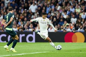 记者：客战拜仁阿韦洛亚考虑让贝林和皮塔奇首发，搭档巴尔韦德