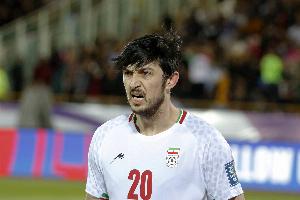 阿兹蒙在亚冠制造国家队友红牌+淘汰伊朗球队，被本国媒体指责