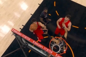 开拓者反超6分！阿夫迪亚大踏步上篮打进博得犯规 加罚不进