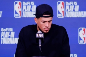 【完整版】布克：丢了五个罚球是因想太多 最后一攻我本可自己来