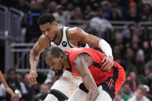 香波特：字母去勇士很合适 他像KD一样关键时刻需要别人帮他决策