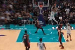 白热化！鲍尔助攻布里奇斯空接暴扣 黄蜂扳平比分