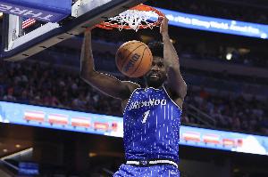 附加赛魔术客战76人 艾萨克因左膝扭伤缺阵 小瓦格纳仍有时间限制