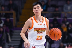 投射失准！庞峥麟11中3&三分5中0 拿到13分2篮板4助攻2盖帽