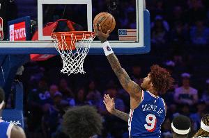 外线火力！乌布雷12中6得到19分3板1助1断 三分10中5