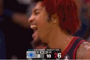 火药味！乌布雷撞倒小瓦格纳被吹进攻犯规 和班凯罗对喷双双吃T