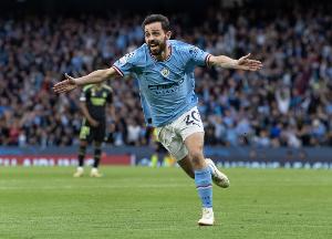 结束9年曼城生涯!官方:31岁B席今夏离开曼城,随队斩获19冠