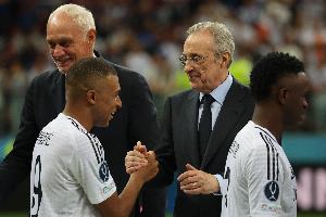 西媒：在输给拜仁后，弗洛伦蒂诺下到更衣室与球队、教练组会面