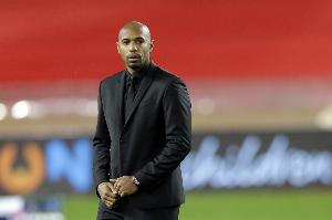 亨利：皇马在只剩10人后没有付出更多努力团队防守，因此受到惩罚