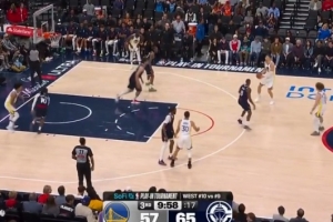 飞天遁地！波尔津吉斯暴扣三分样样都有 率队缩小分差