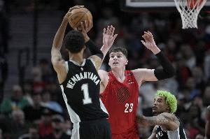 阿夫迪亚：我们有两个出色的防守型中锋 球队攻防武器齐备