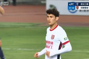 比赛第88分钟，韦林顿受伤无法坚持，拜合拉木替补登场