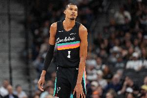 克林根：我们会轮番上阵消耗文班亚马 破坏其节奏 每人拼5/6分钟