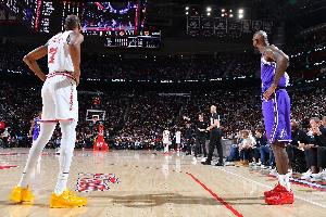 詹姆斯：KD是绝对核心 但我们不仅要限制他更要做好整队防守准备