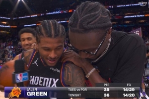 爆了！杰伦·格林36分送勇士回家 两场附加赛合计轰下71分