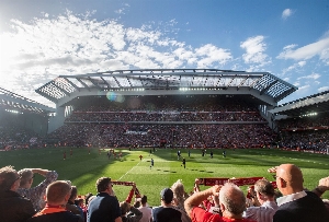 TA：利物浦本土色彩愈发衰退且与球迷脱节，战绩低迷下隔阂凸显