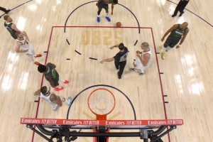 冤枉啊！约基奇和兰德尔有些拌嘴&分别吃T 约基奇找裁判沟通