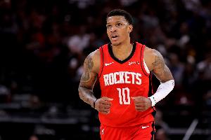 高炮台！小贾巴里·史密斯首节5中3贡献8分3板 三分3中2