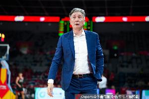 郑永刚：克里斯托弗与队伍还需要时间磨合 我们也需要时间了解他