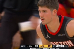 挺身而出！谢泼德内外开花连得5分 帮助火箭顽强咬住