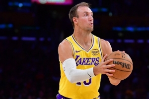 今夜属于肯纳德！曾令旭：肯纳德梦回大学时代 应给他做一期节目