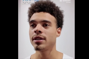 基诺内斯：我的射程比任何人都远 库里是我导师休赛季都一起训练