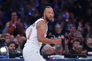 被踢中要害后CJ称其在演戏！布伦森：对此我不会做任何回应