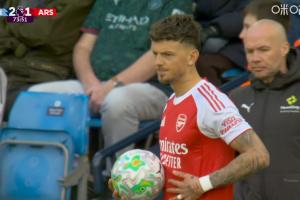 阿森纳连换两人，埃泽、莫斯克拉下，本·怀特、特罗萨德登场