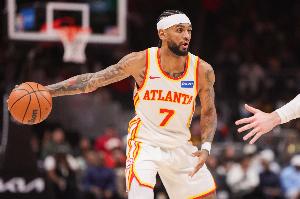 精准一刀！亚历山大-沃克关键切帽布伦森 全场那9分5板6助3帽