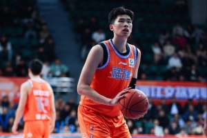 生涯总得分超2000分！邹阳：继续前进 期待下一个节点