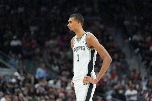 比肩乔丹大梦字母哥！文班斩获DPOY同时赛季场均25+ NBA历史第4人